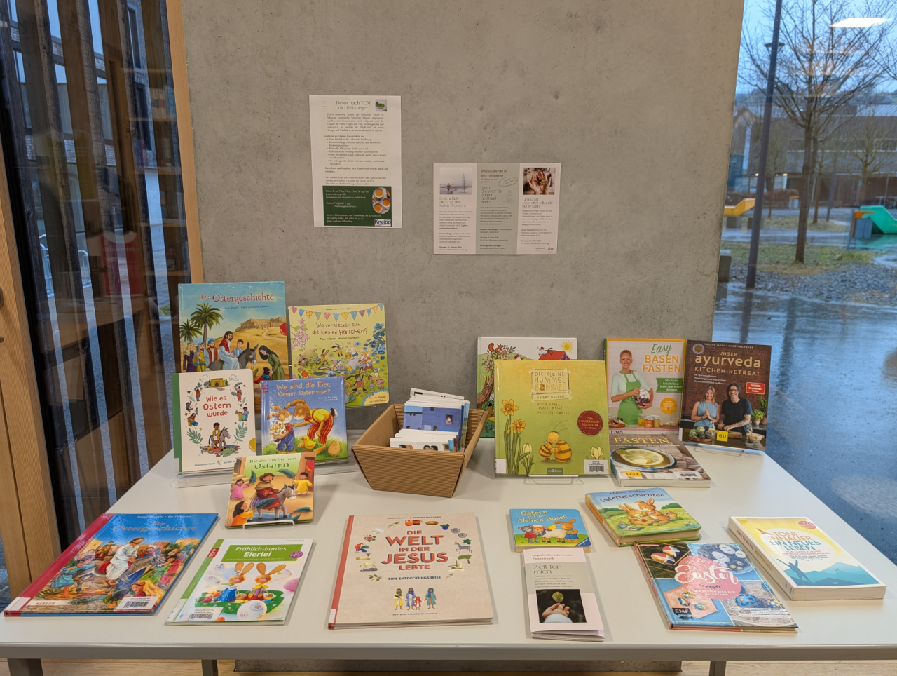 Büchertisch Ostern